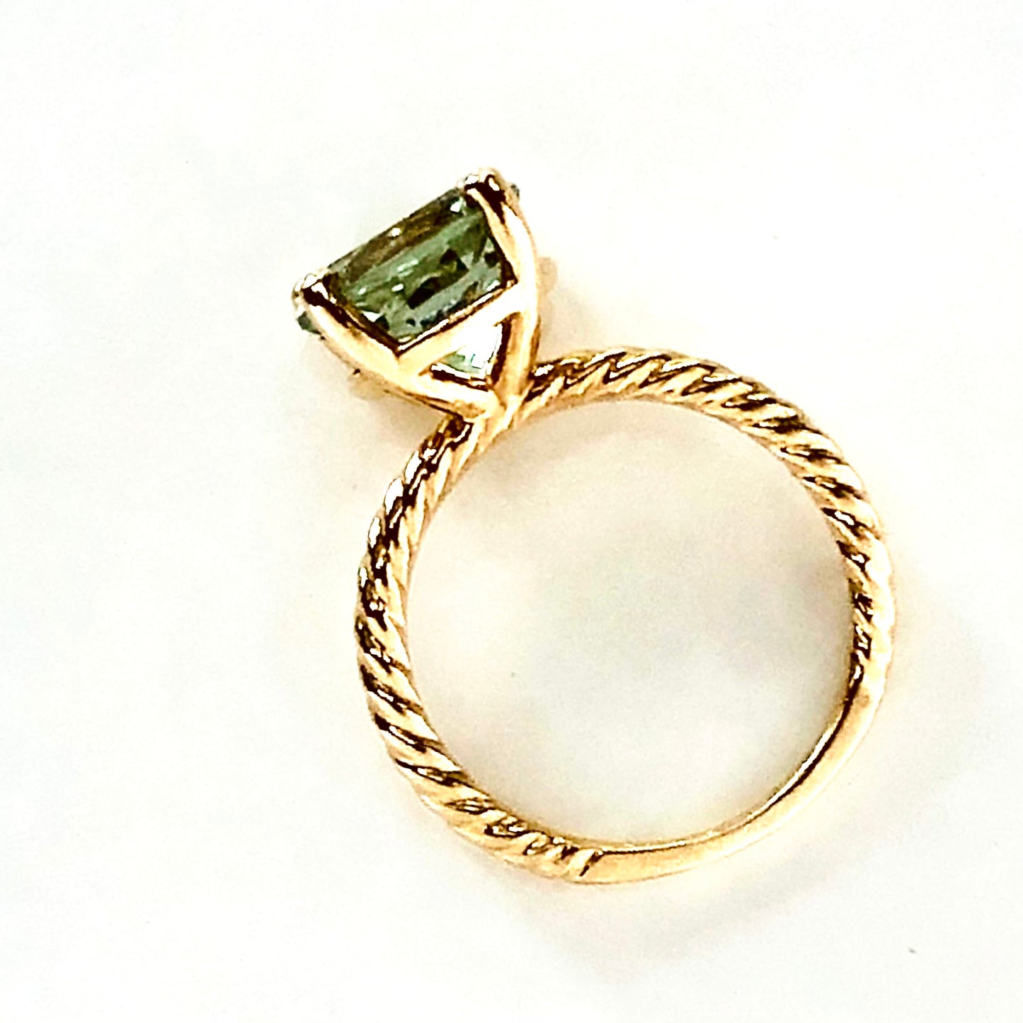 Green Quartz Solitaire Rope Design Ring Yellow Gold