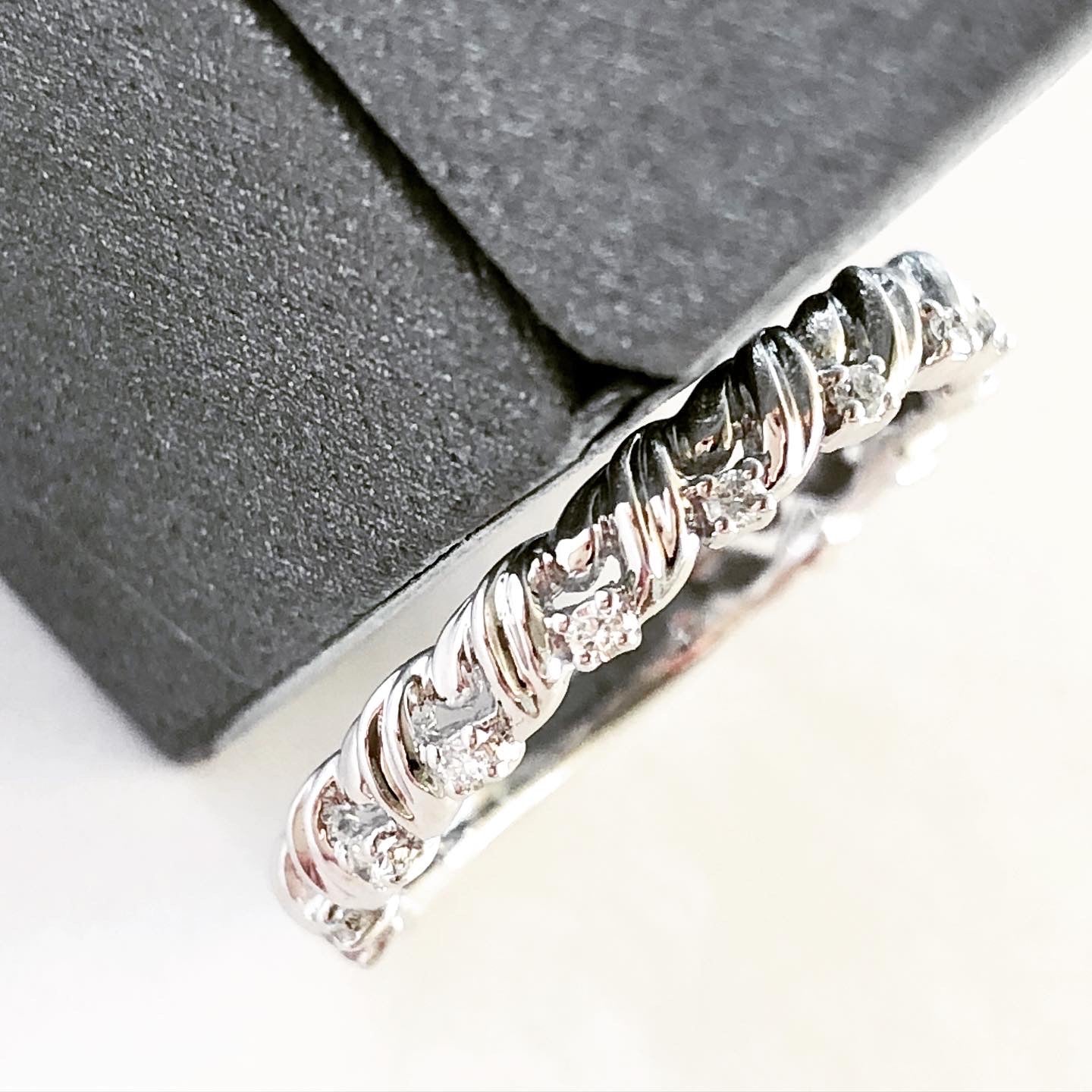 Diamond Twist Band White Gold