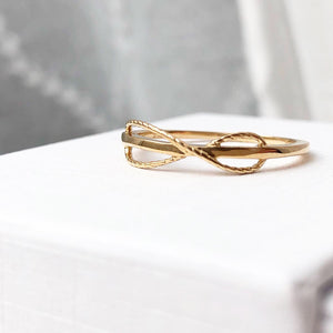 Minimalist Infinity Rope Band 14k